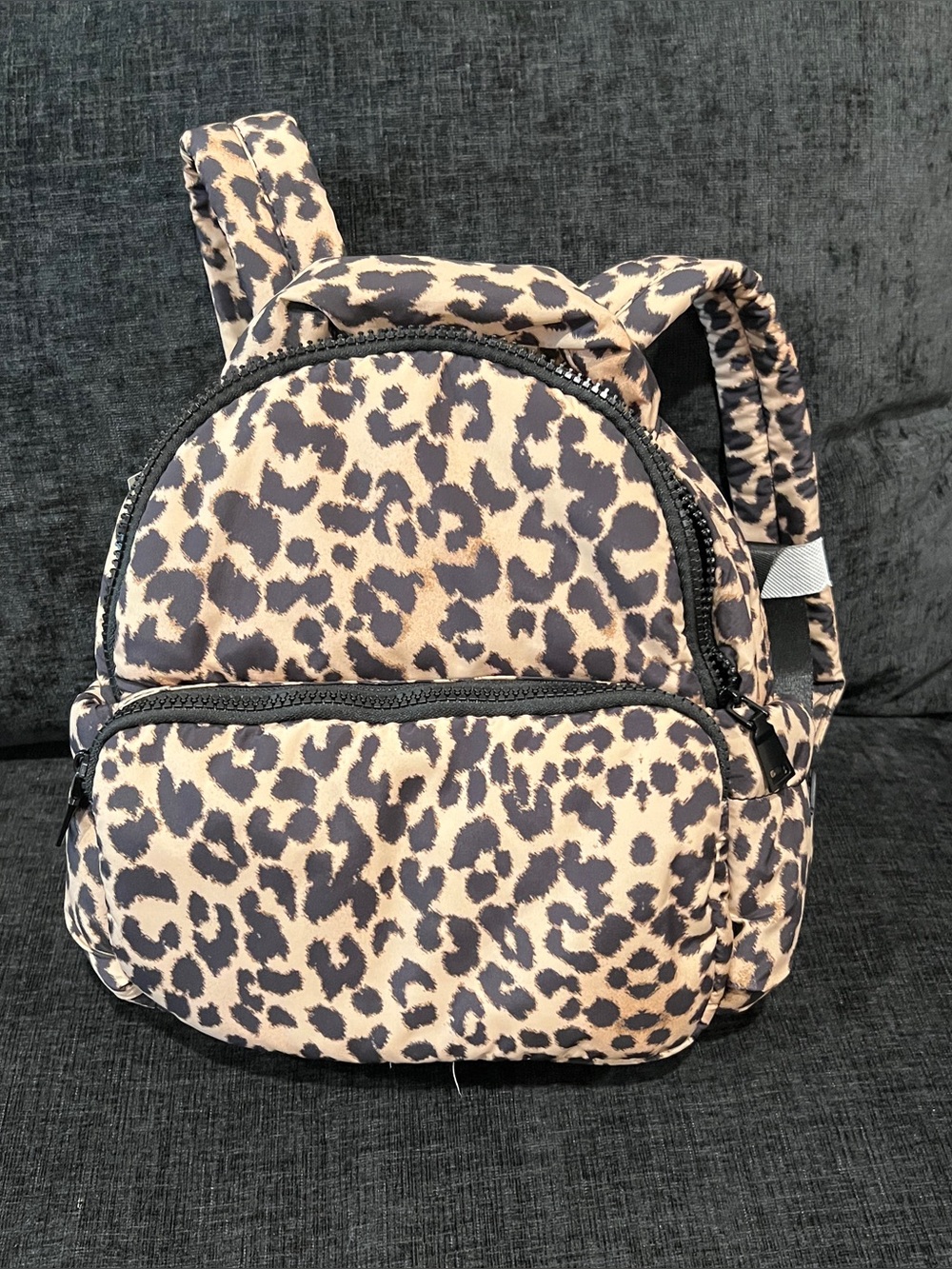 Leopard-Print Puffy
Mini Backpack